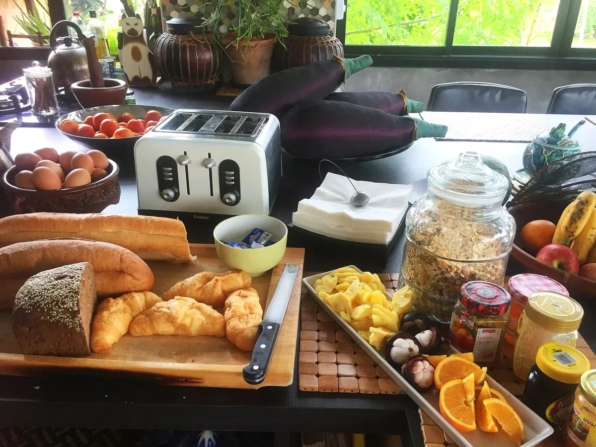 Artful breakfast presentation